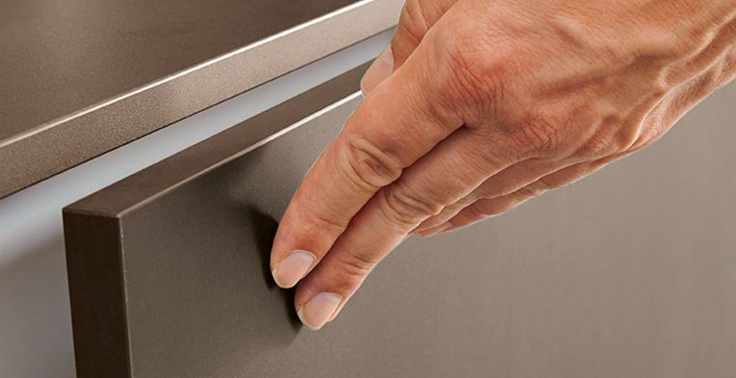 csm_Schueller_Griffe_TIP-ON_Oberschrank_3b88959135aa